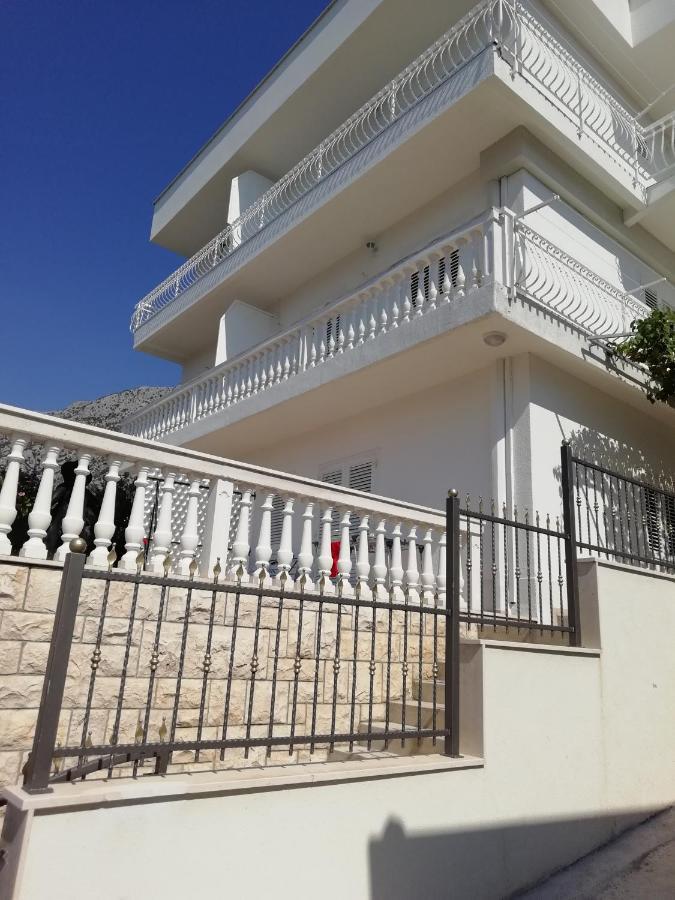 Apartment Villa Bajna Живогоще Екстер'єр фото